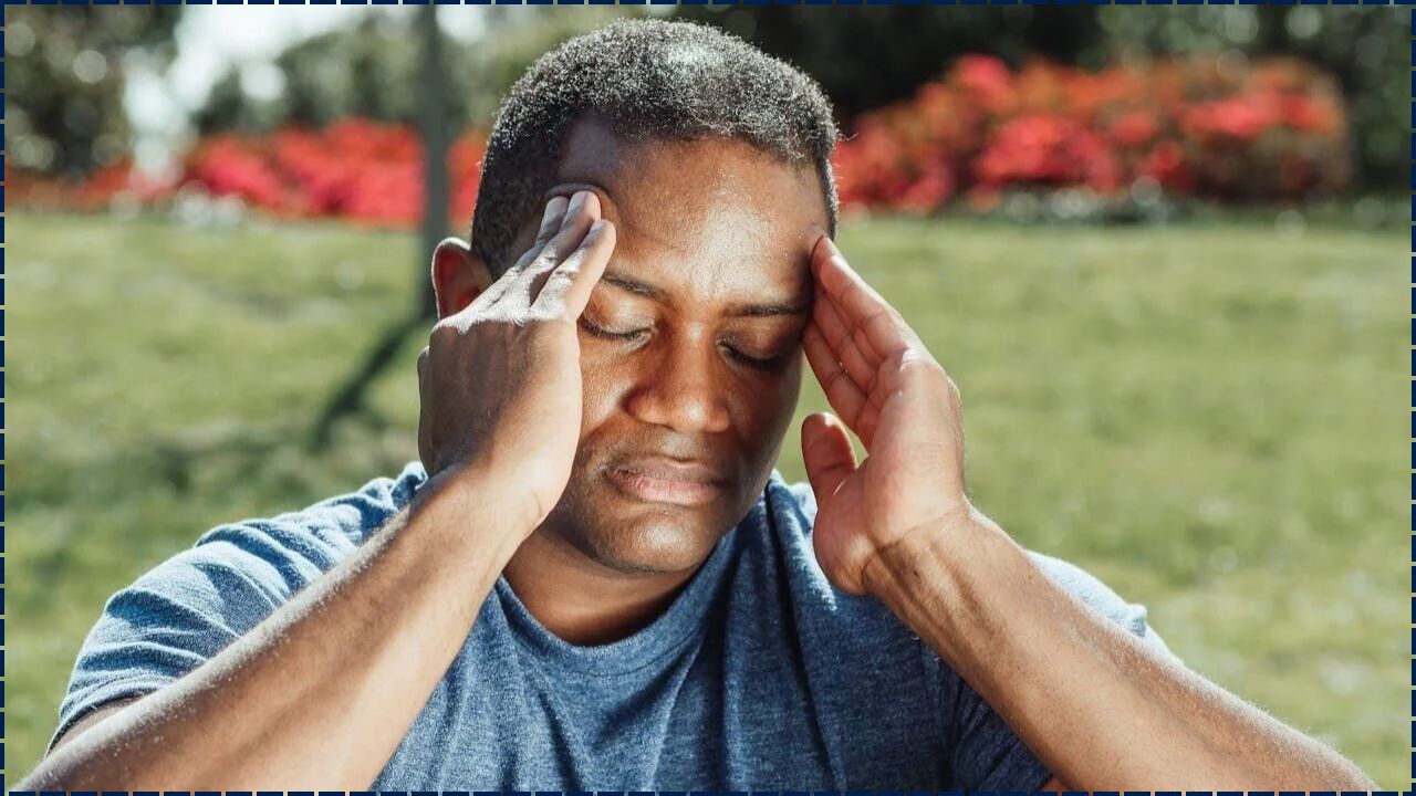 El Error De Cerrar Los Ojos Para Escuchar Que Podría Estar Afectando Tu Atención